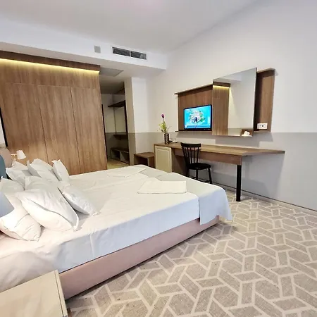 Hotel Clas Mamaia Nord 3*