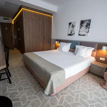 Hotel Clas Mamaia Nord 3*